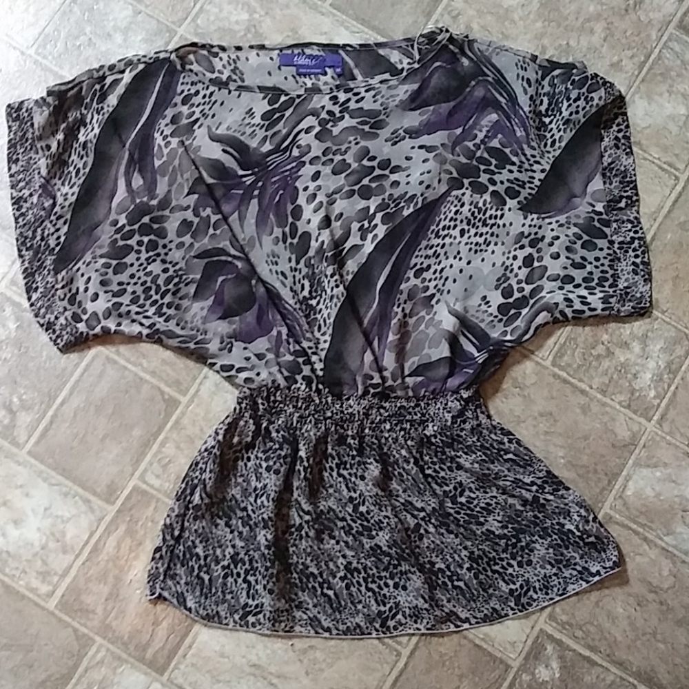 Miley Cyrus & Max Azria short sleeve blouse